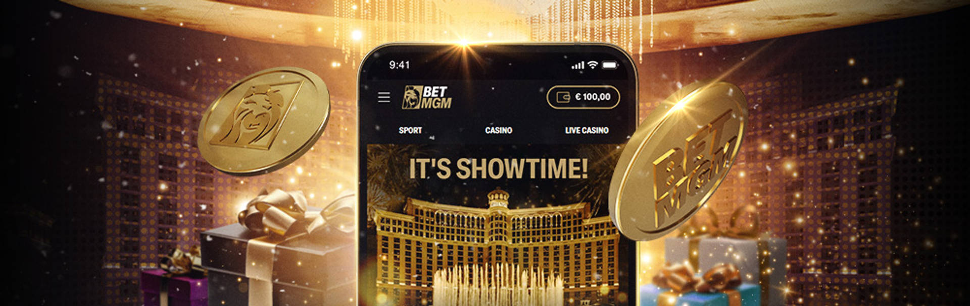 BetMGM app op telefoon met 'It's Showtime!' en gouden munten, cadeaus en feestelijke achtergrond.