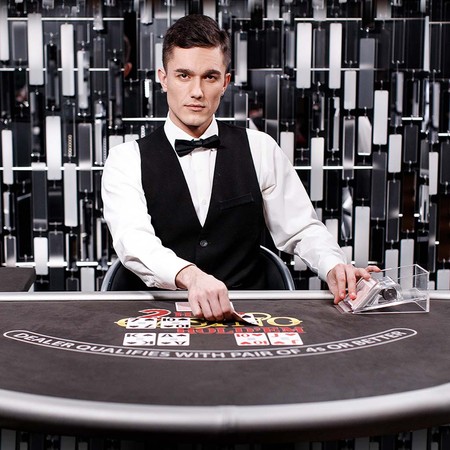 2-hand-casino-hold-em-icon-auth.jpg?tr=w-450